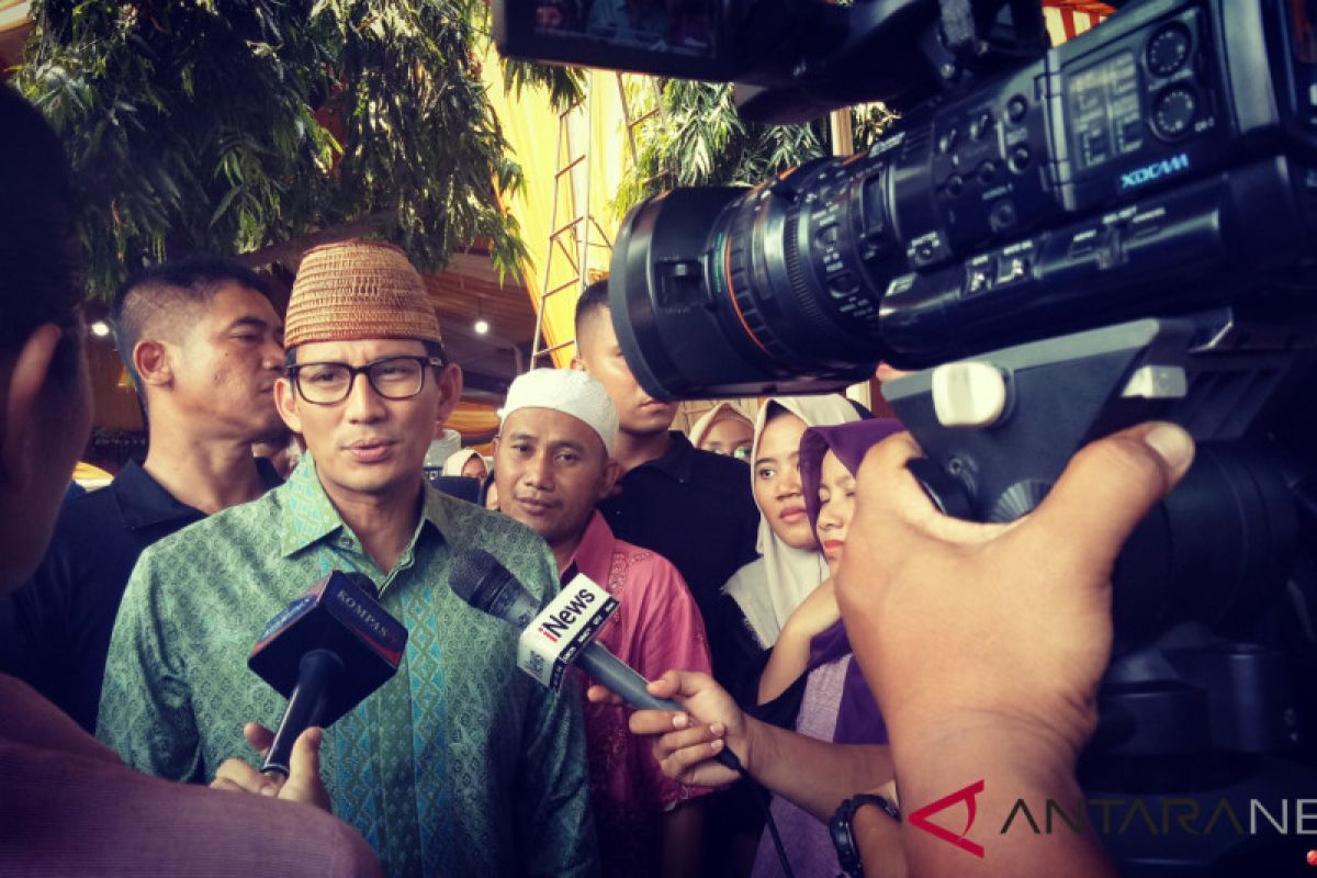 Sandiaga menjenguk KH Maulana Kamal Yusuf