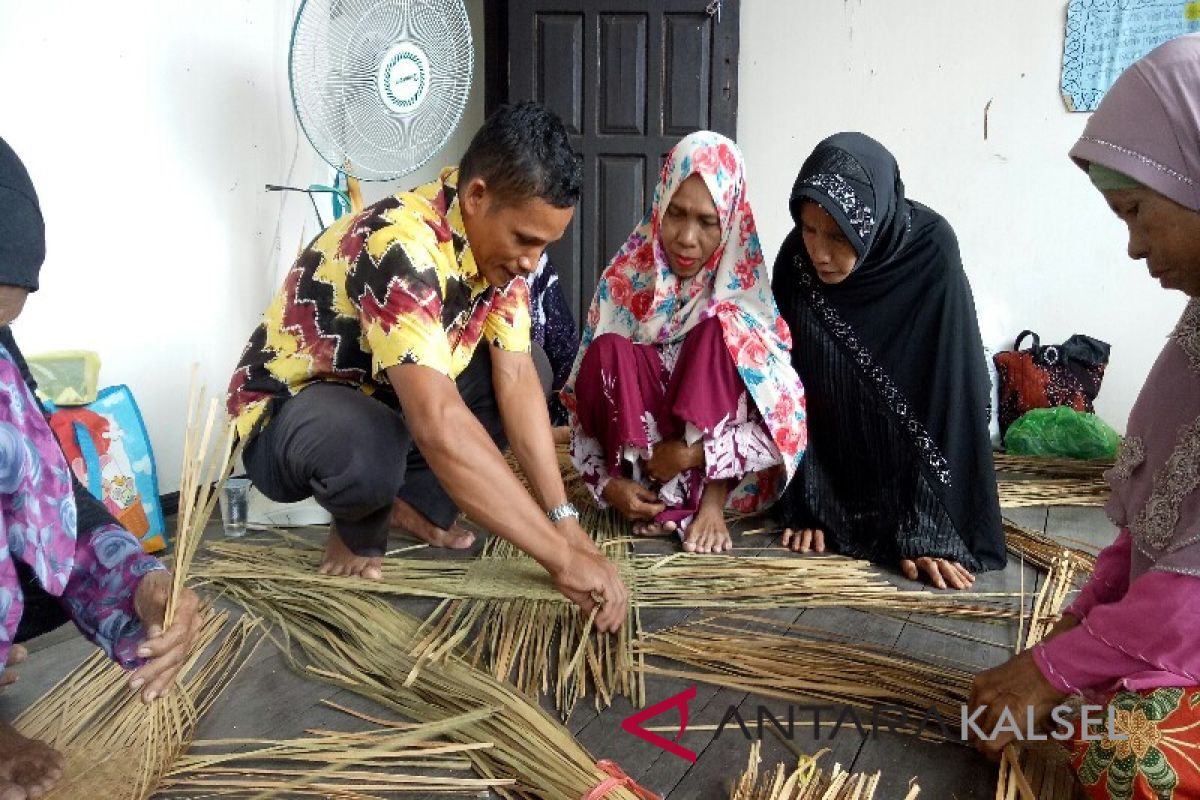 Indonesian SMEs` handicraft products showcased in Germany