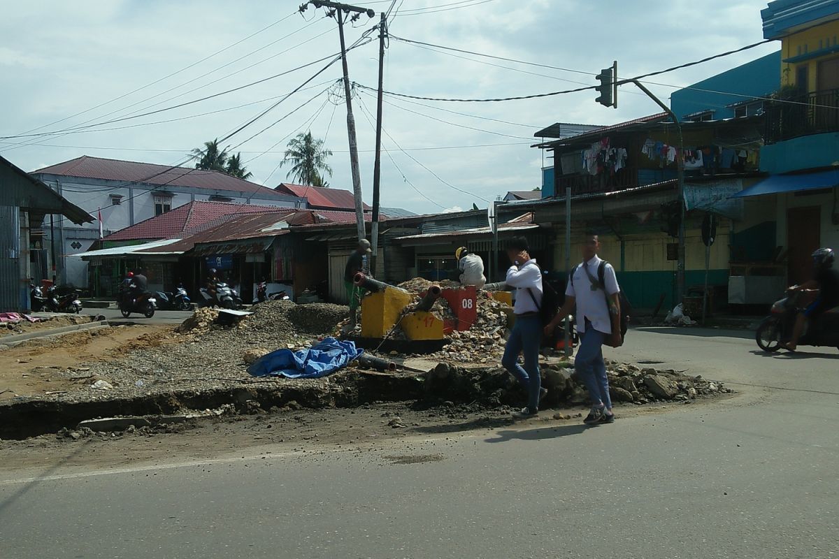 Pemkot Gunungsitoli pugar situs sejarah Tugu Meriam