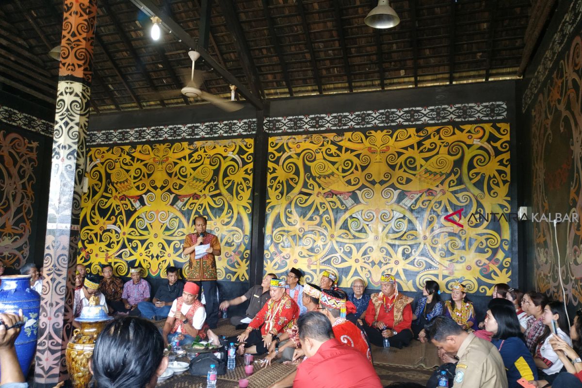 Masyarakat adat dayak kalbar maafkan sutopo purwo nugroho