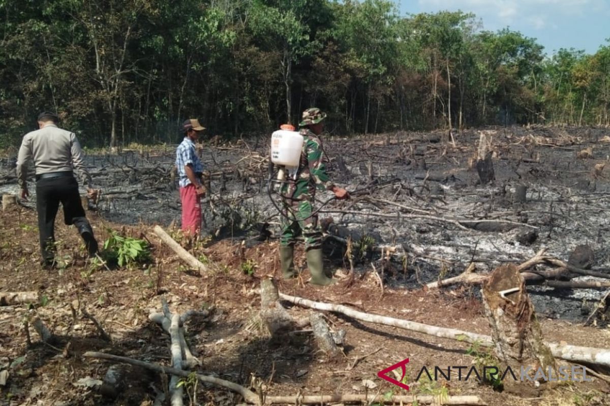 Tim Karhutla HST berhasil padamkan lahan seluas 1,2 Hektar