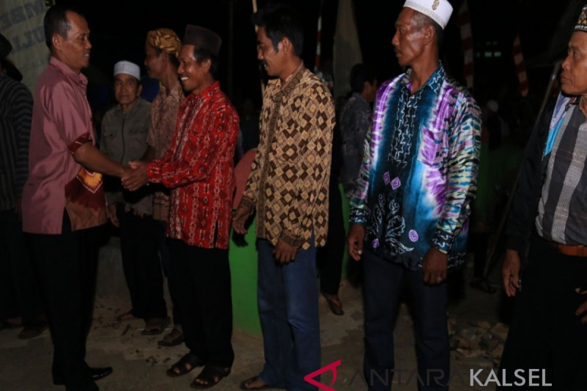 Bupati hadiri pengelaran wayang kulit