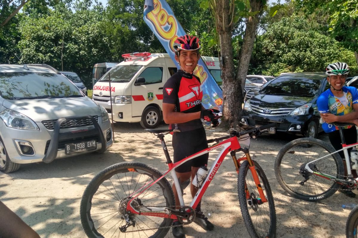 Zainal Fanani juarai Rhino MTB XCM 2018