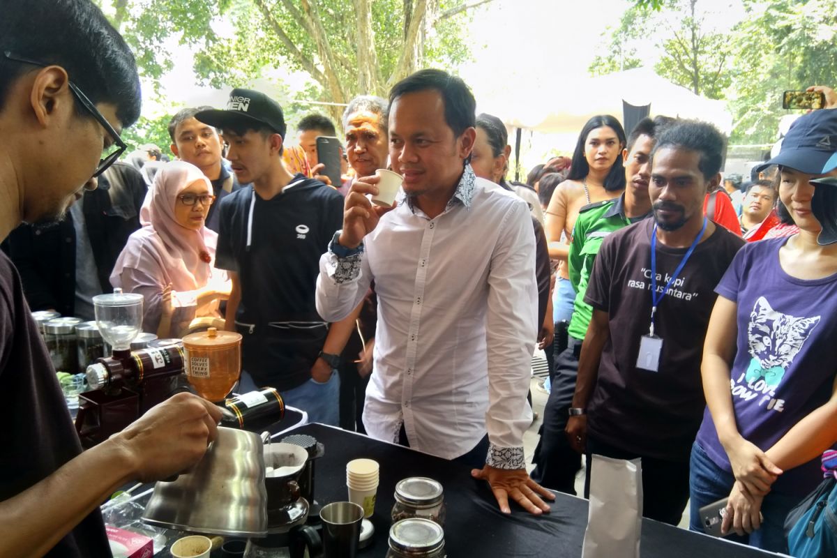 Komunitas Bogor sajikan 10.000 cangkir kopi gratis