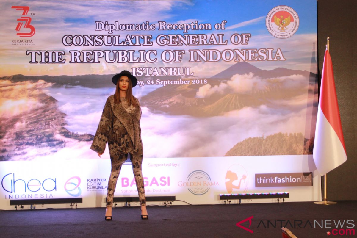 Indonesian designer creations enliven reception in Istanbul