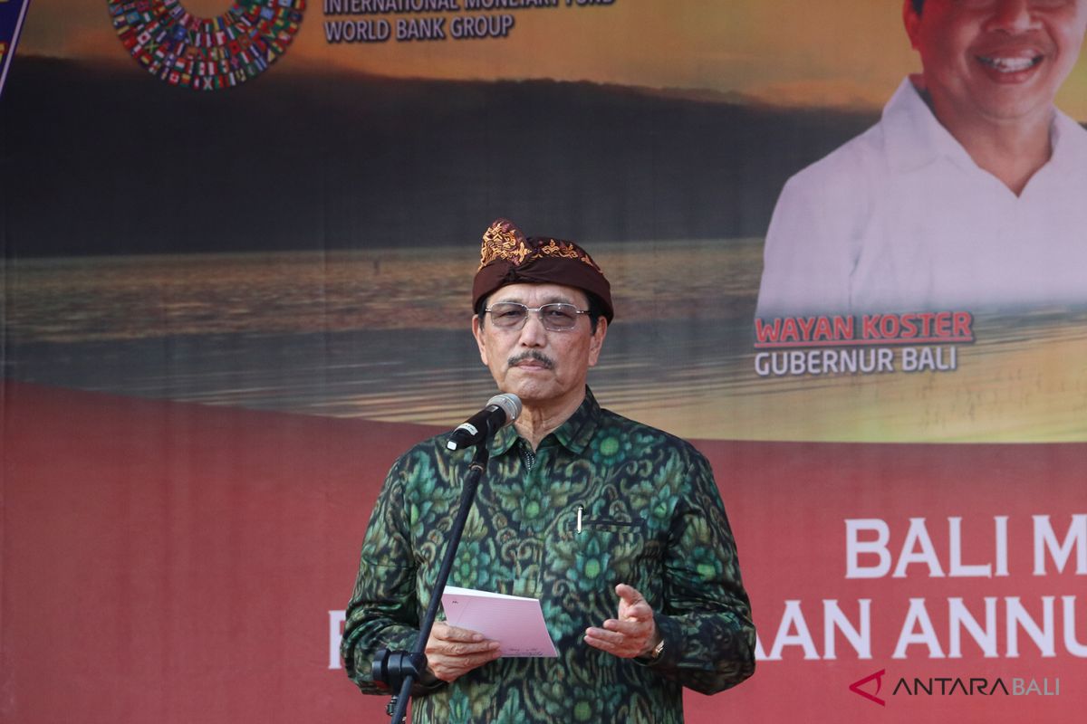 Di Bali, panitia pertemuan IMF-WB tanam terumbu karang