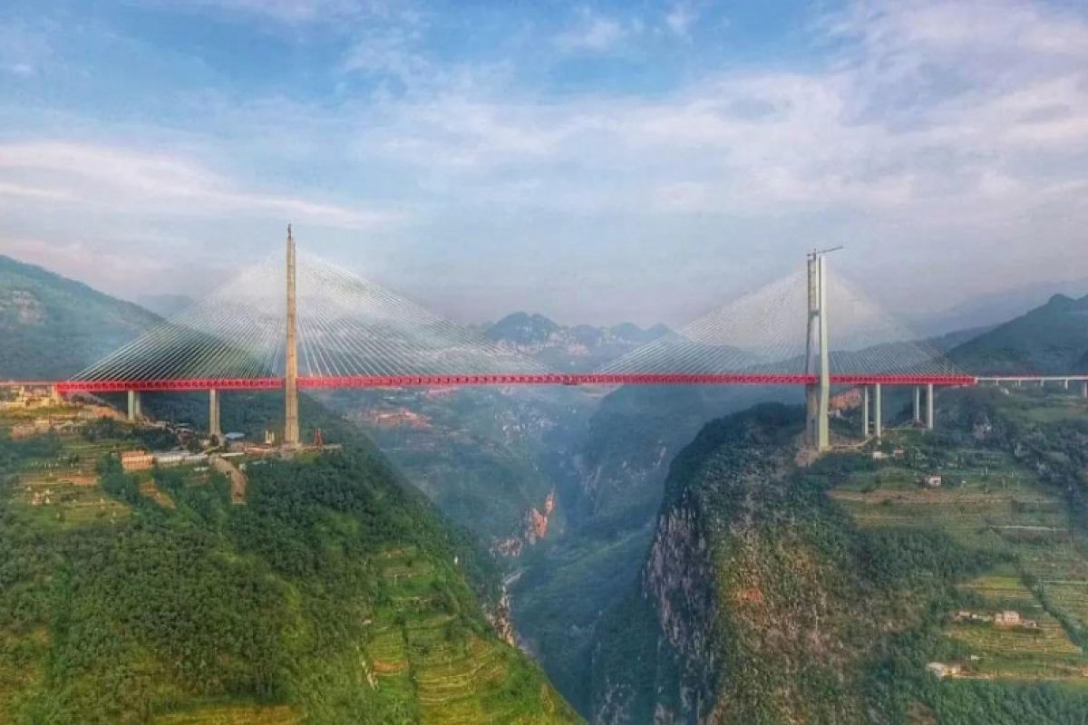 Jembatan Yunnan-Guizhou  di China tertinggi versi Guinness