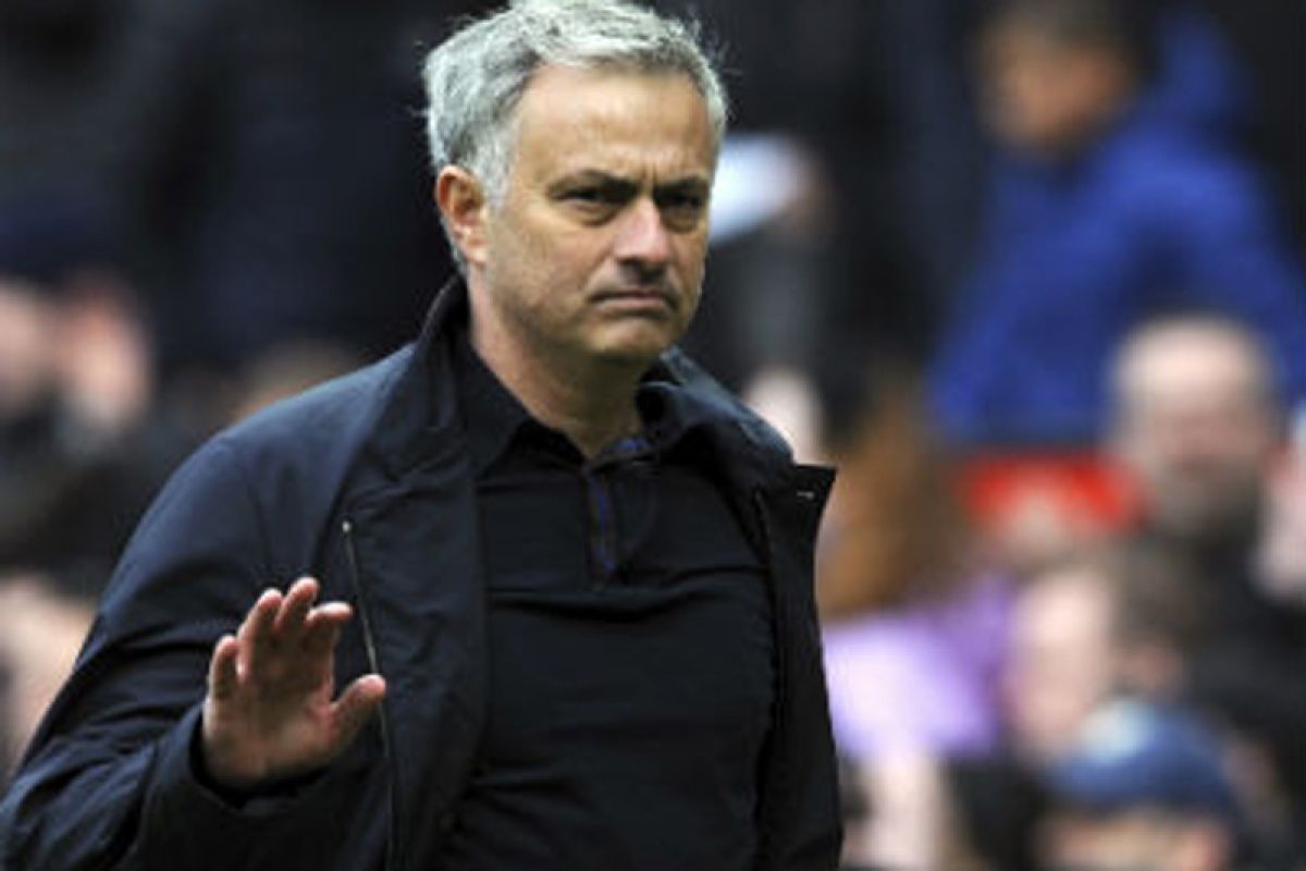 Tak tertarik ke Madrid, Mourinho ingin tetap di M United