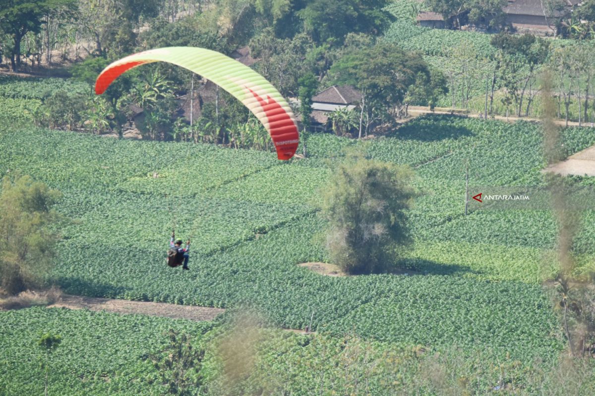 Ponorogo Sapkan Atlet Paralayang dari Gunung Gede