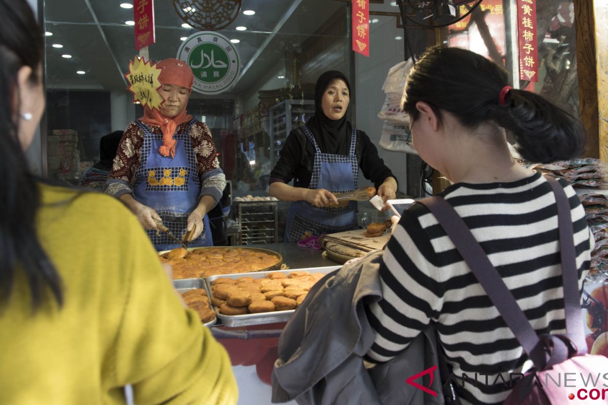 Enjoying Muslim tour in Xi`an