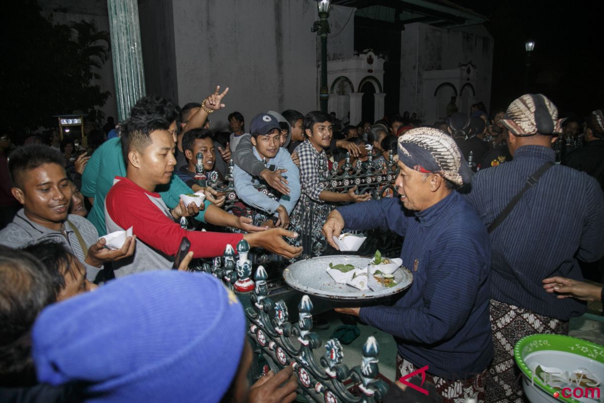 Lampah Budaya Mubeng Beteng Keraton Yogyakarta - ANTARA News