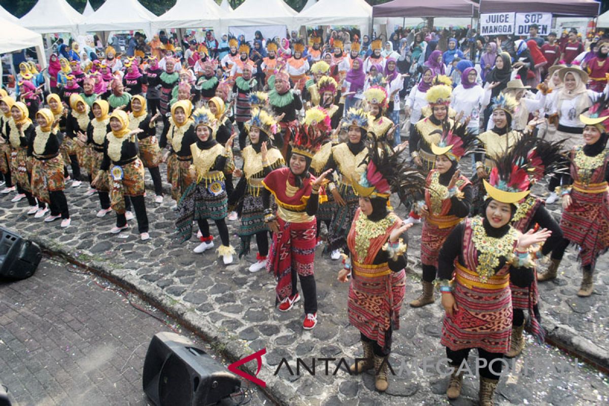 Lomba senam Maumere di Kampus IPB Bogor