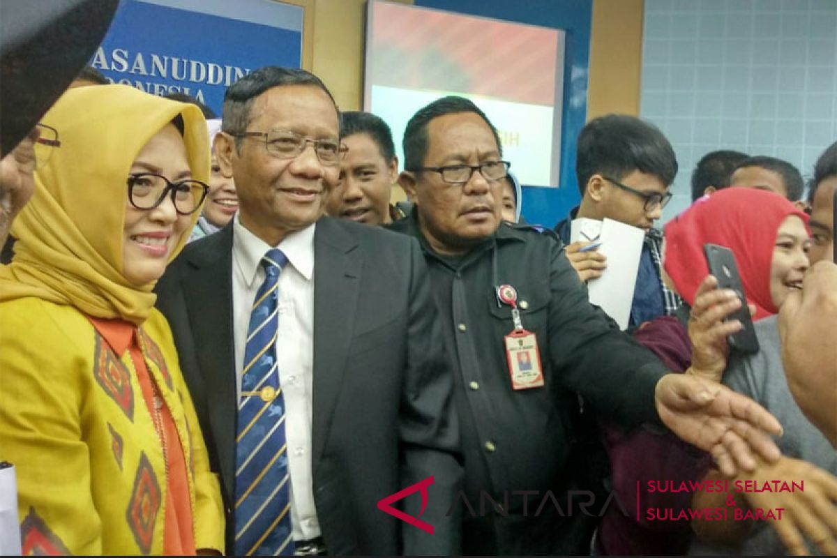 Mahfud MD : Hukum di Indonesia amburadul