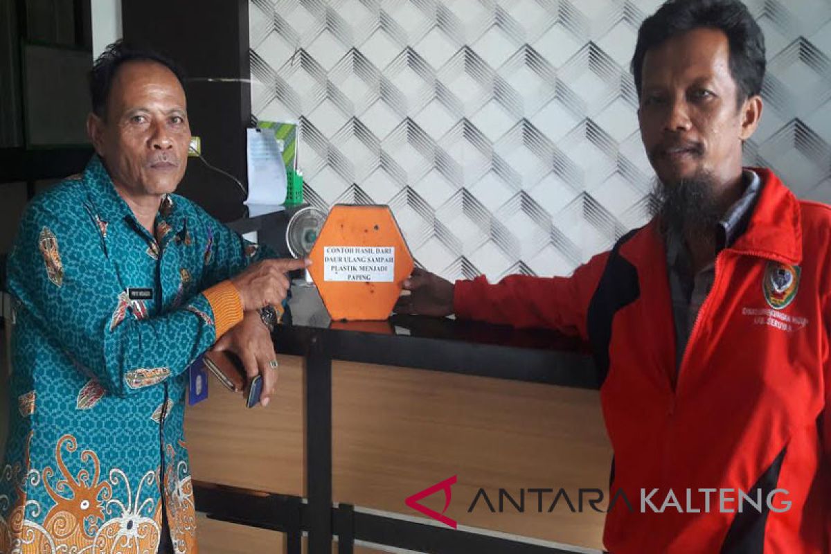 DLH Seruyan terus sempurnakan paving blok dari sampah plastik