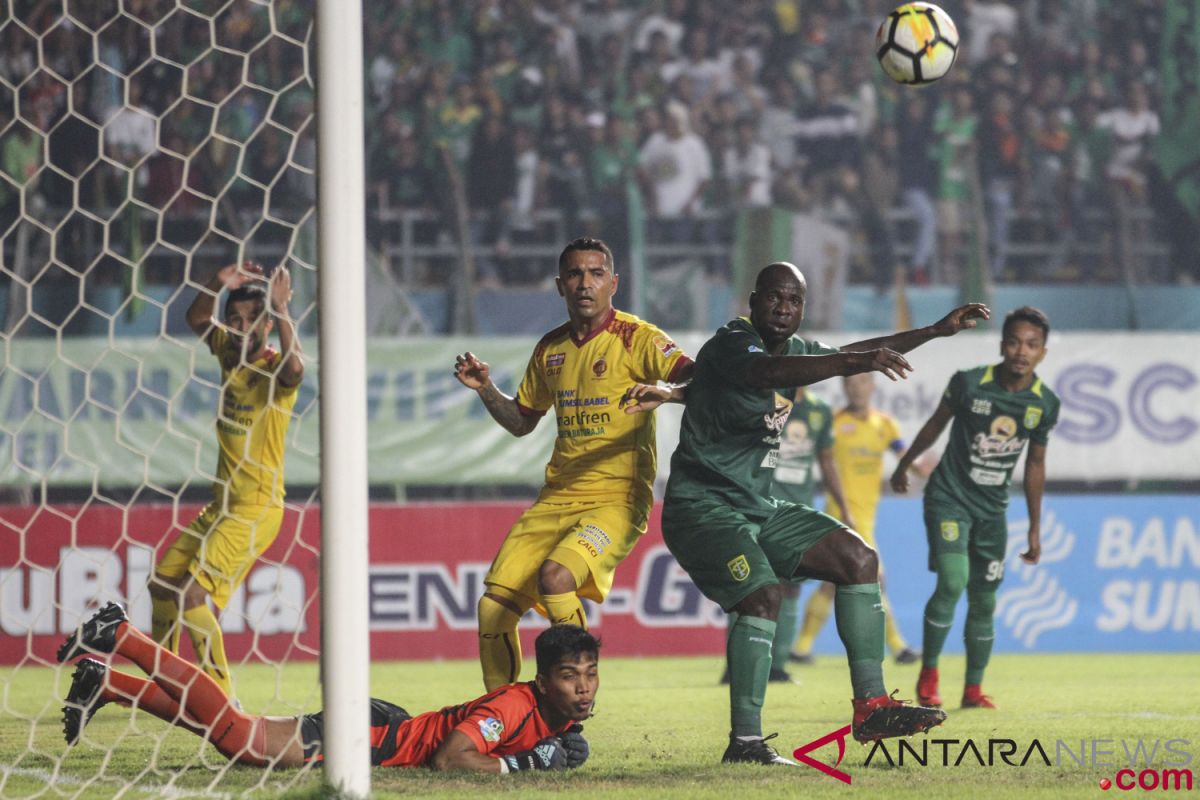 Hujan gol di Jaka Baring, Sriwijaya FC ditahan Persebaya 3-3