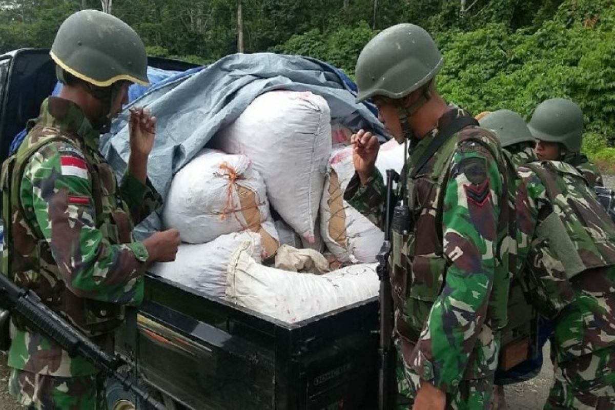 TNI gagalkan penyelundupan satu ton kayu masohi asal PNG