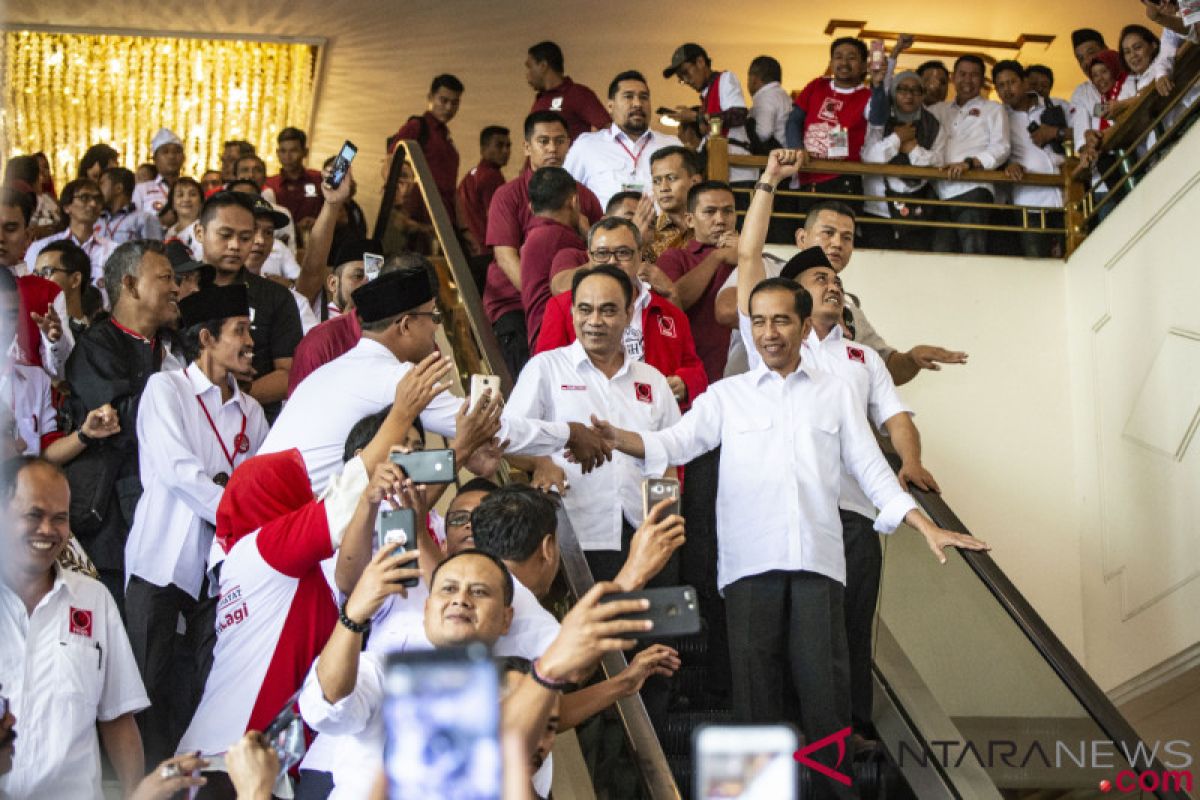 Jokowi believes his supporters not cardboard ones