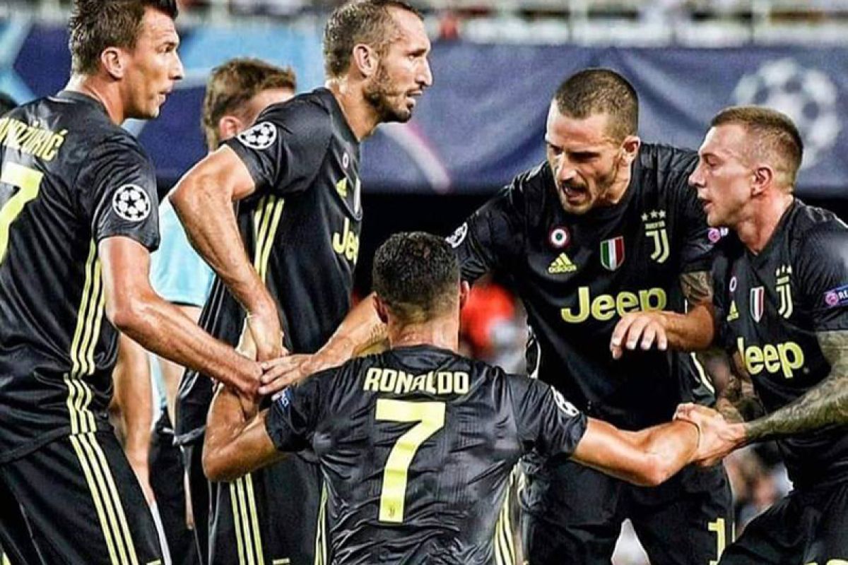 Wasit usir Ronaldo, Juve tetap menang vs Valencia