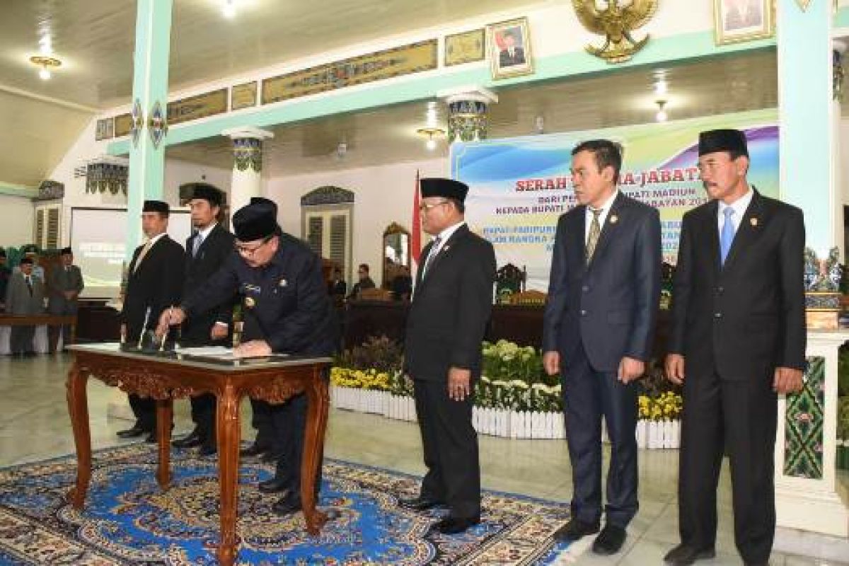 Gubernur Minta Bupati Madiun Kompak dengan  DPRD (Video)