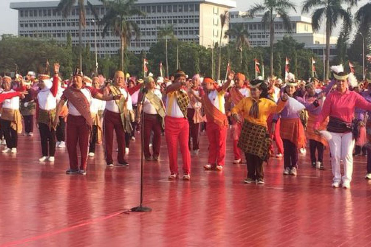 Penampilan tari maumere pecahkan rekor dunia dari Muri kategori perserta terbanyak