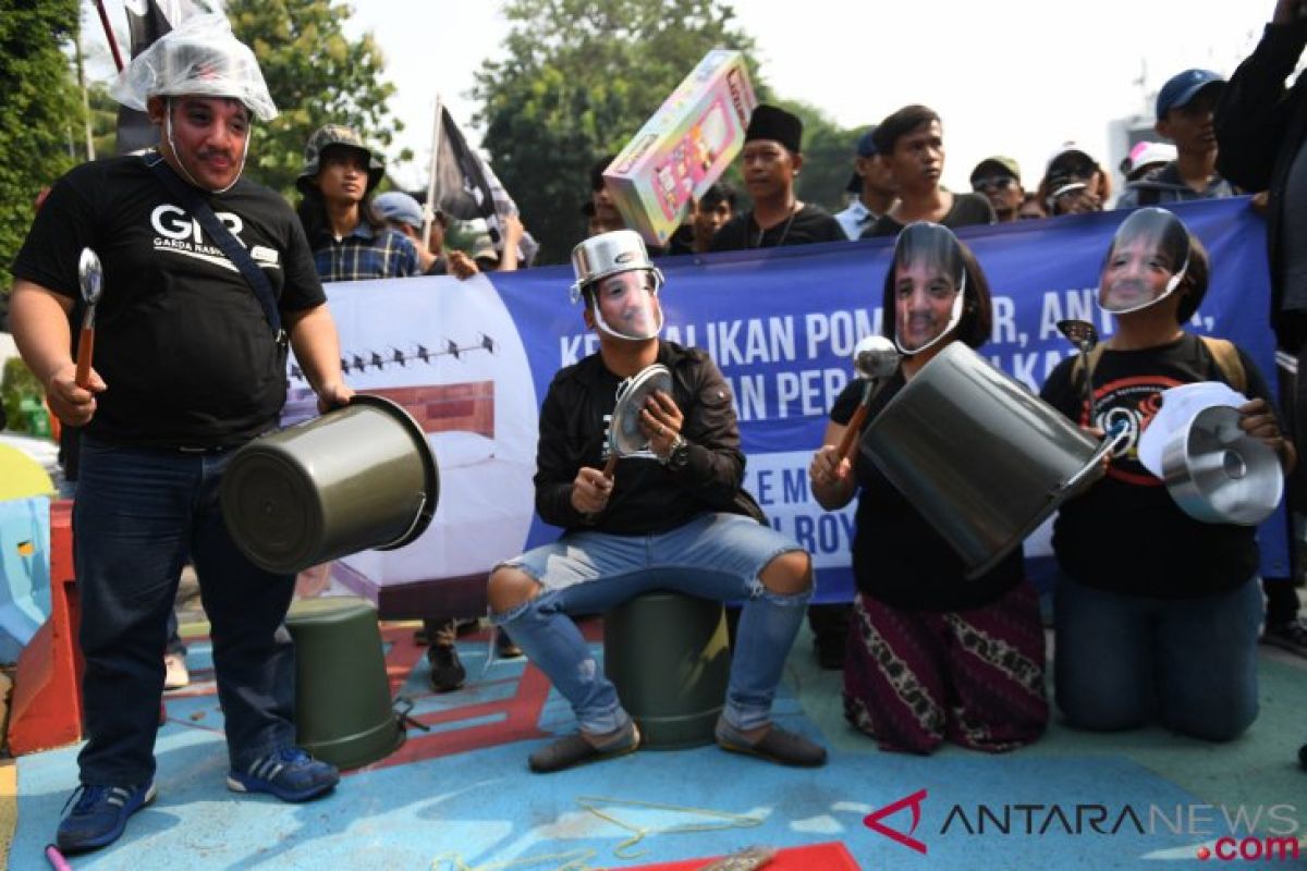 Tuntut Pengembalian Aset Kemenpora