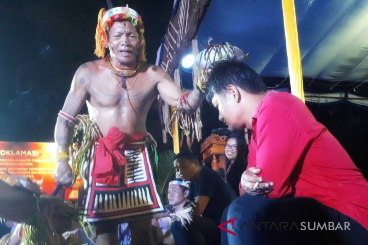 Festival masyarakat adat Mentawai tampilkan pengobatan tradisional