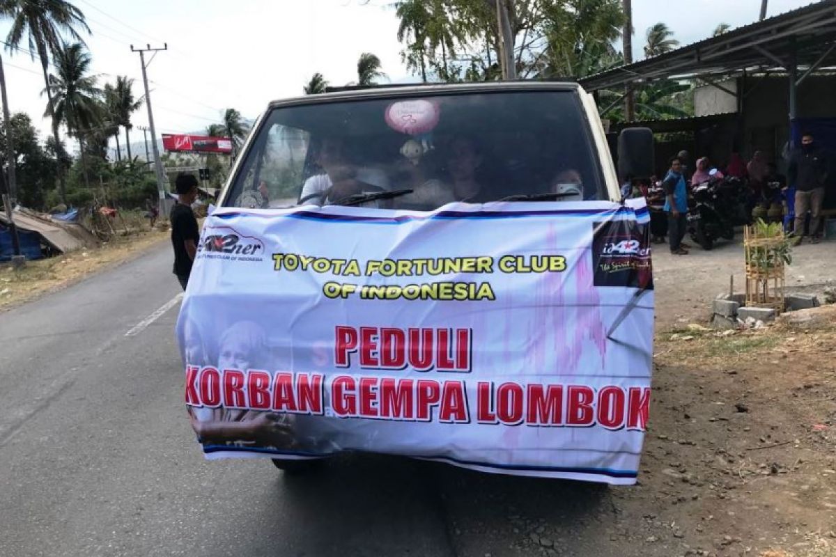 Sekda Bali serahkan bantuan korban gempa Lombok