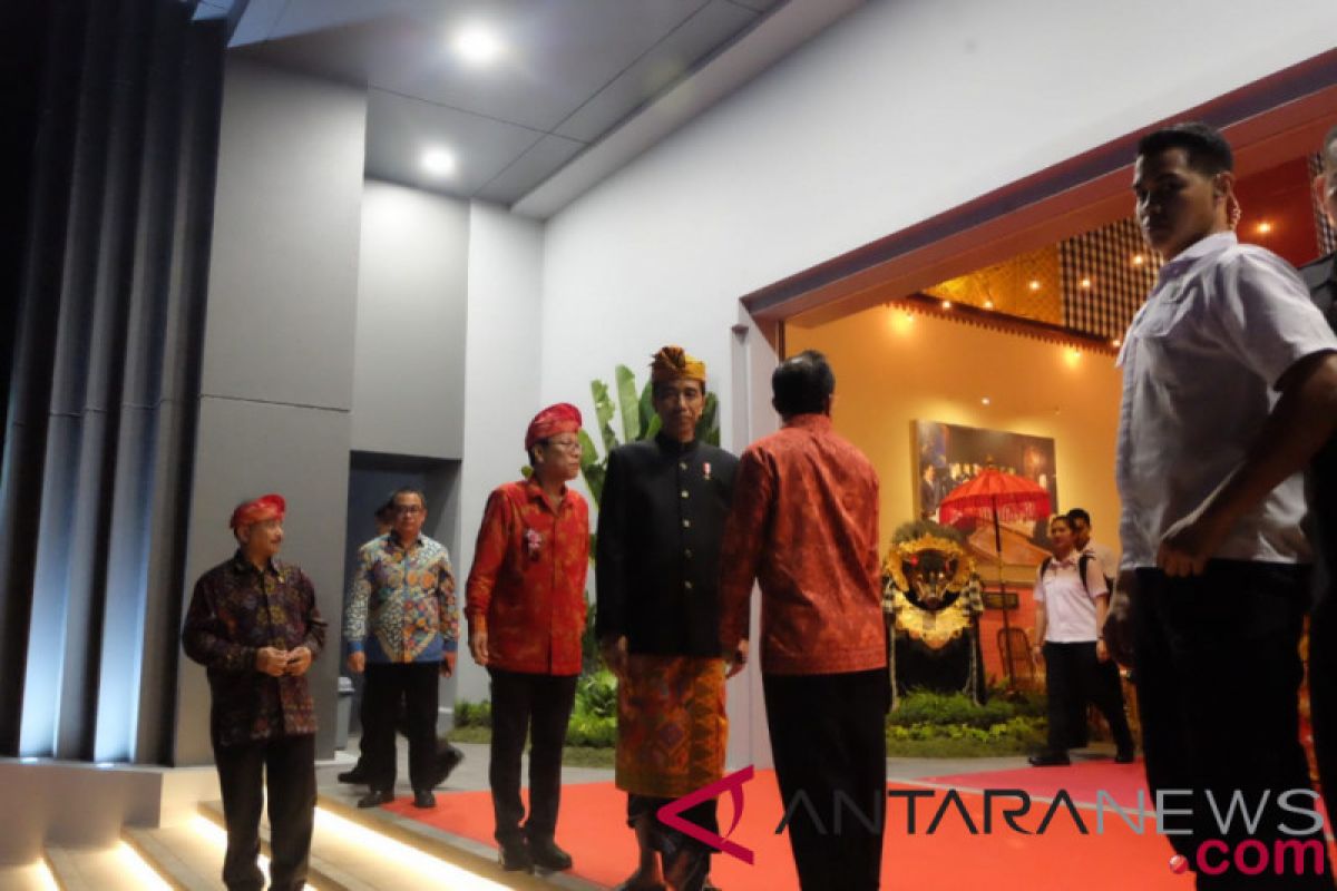 Presiden Jokowi ajak seniman untuk berani bermimpi besar