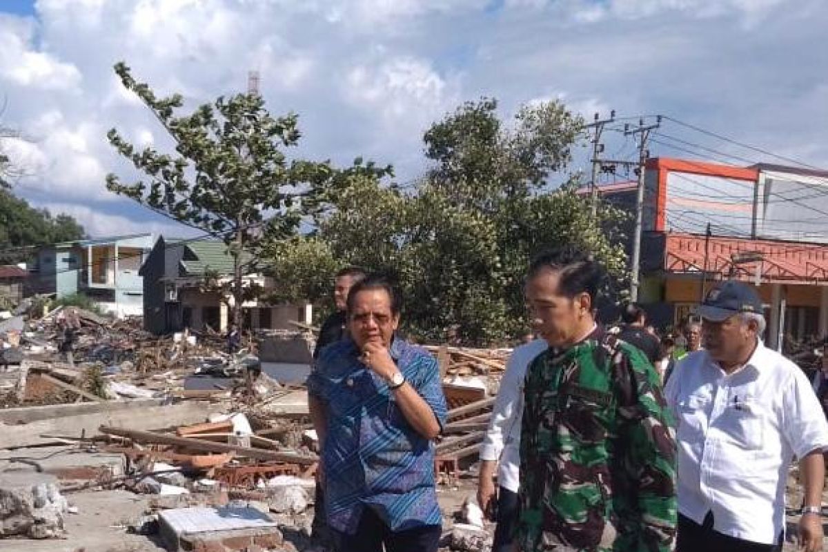 Presiden tinjau lokasi gempa, korban 668 jiwa