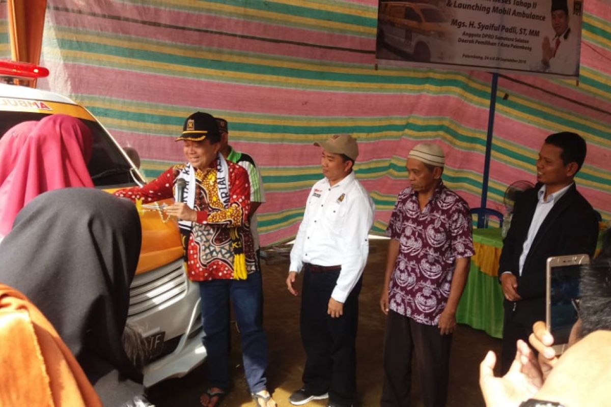 Legislator Sumsel bantu ambulans untuk masyarakat Palembang