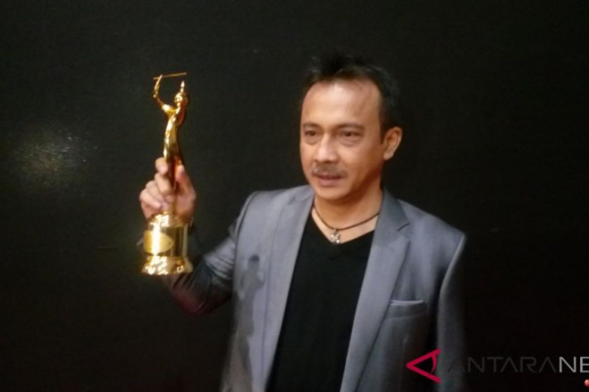 Adi Bing Slamet sangat terharu ayahnya terima AMI Awards 2018