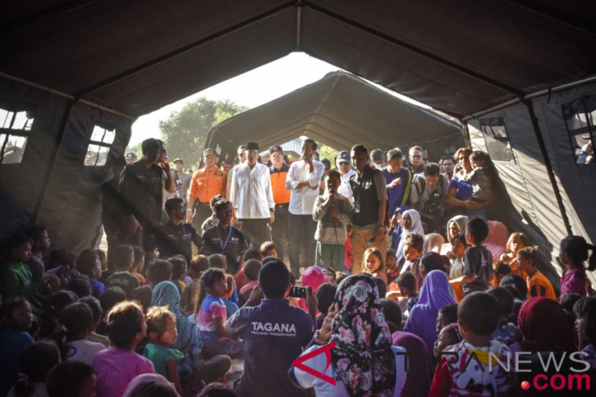 Gubernur Gorontalo Serahkan Bantuan Untuk Lombok
