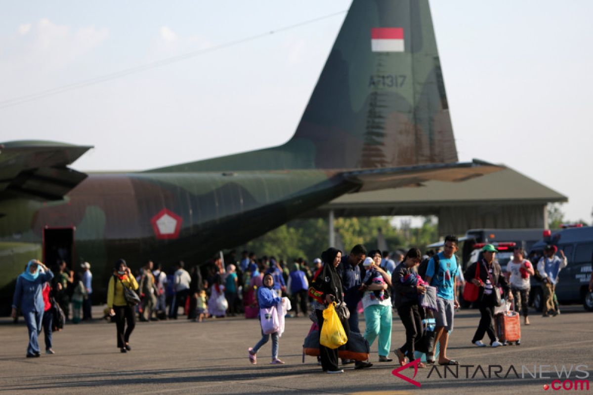 Some 1,273 military, police officers arrive in Palu