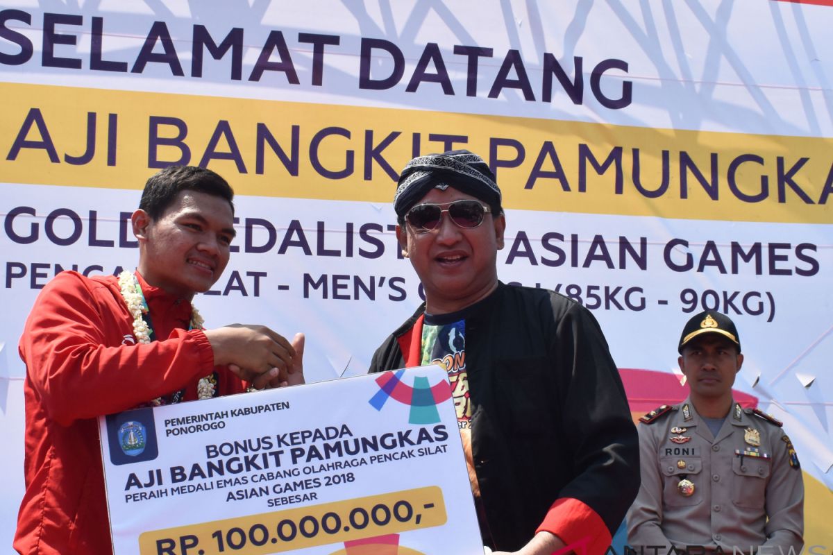 Peraih emas silat gunakan hadiah untuk menghajikan orangtua