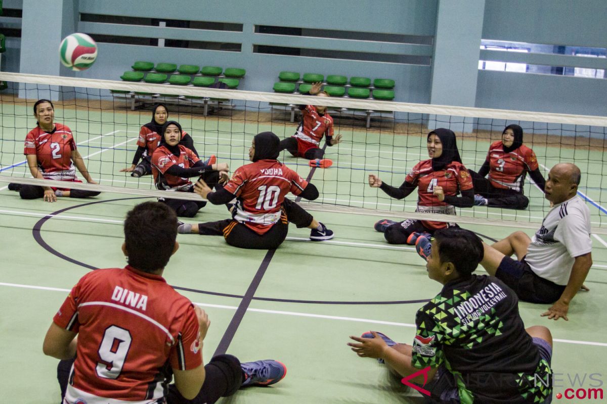 Timnas voli duduk putri dan putra Indonesia raih hasil berbeda