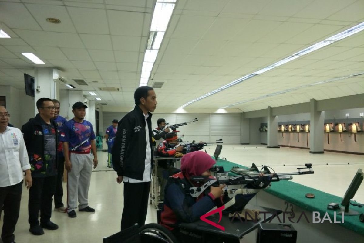 Presiden Jokowi tinjau latihan atlet Asian Para Games