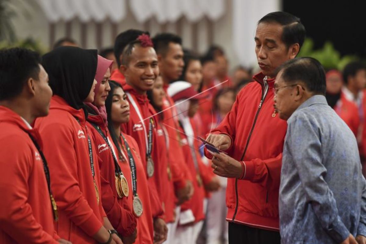 Bonus atlet peraih medali Asian Games diserahkan Presiden