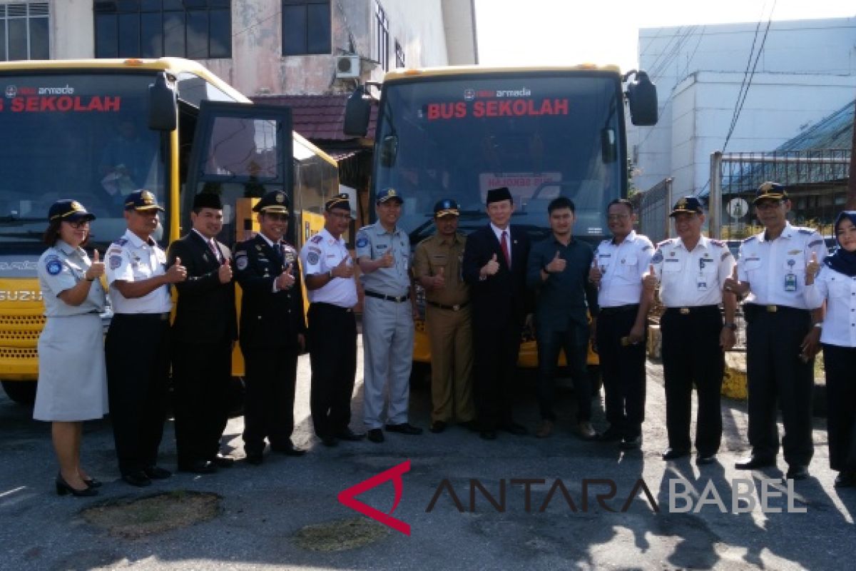 Pemprov Babel terima dua unit bus sekolah