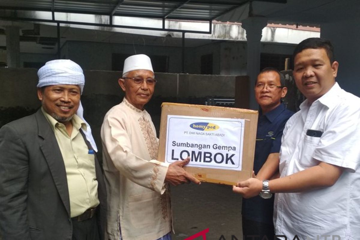Homyped serahkan ribuan sepatu-sandal untuk korban gempa Lombok