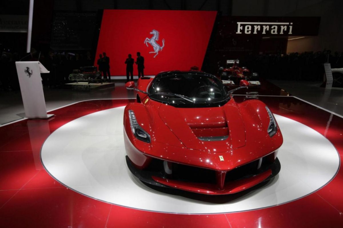 Ferrari siapkan 15 mobil baru tingkatkan keuntungan