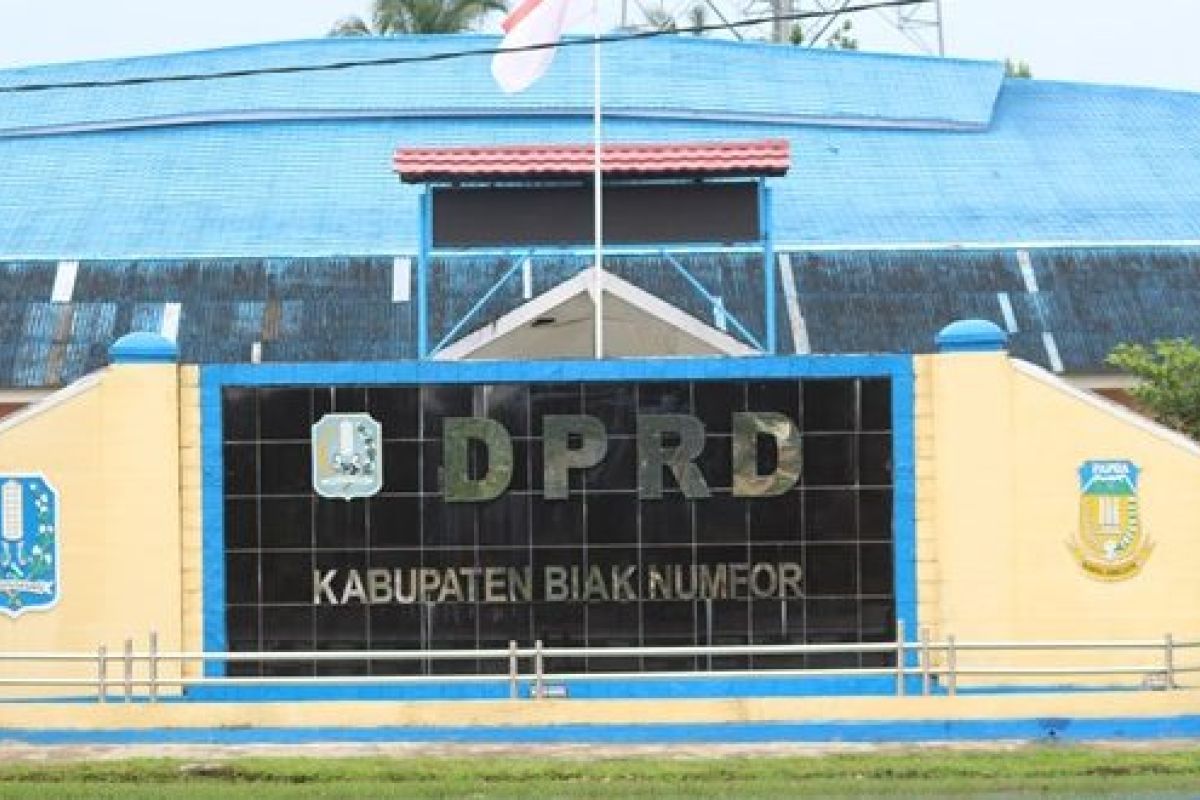 Pemkab Biak Numfor mulai menertibkan mobil dinas DPRD