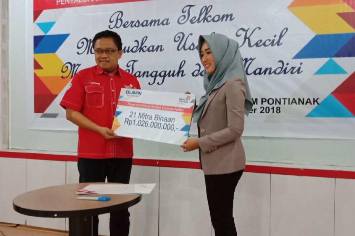 Telkom Witel Kalbar salurkan dana pinjaman program kemitraan TW III 2018