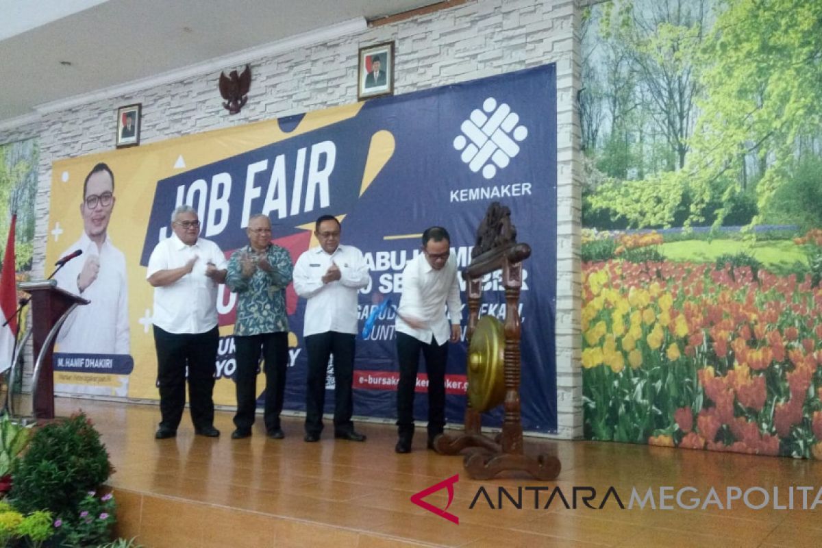 Menaker: Angkatan kerja Indonesia kurang keahlian