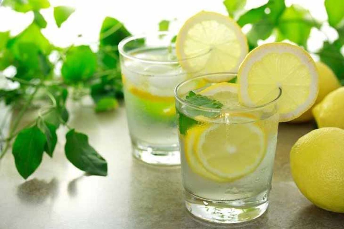 Minum air lemon dingin mampu turunkan berat badan