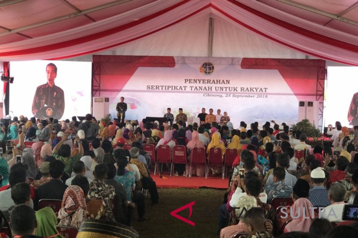 Presiden Jokowi sementara stop bagikan sepeda