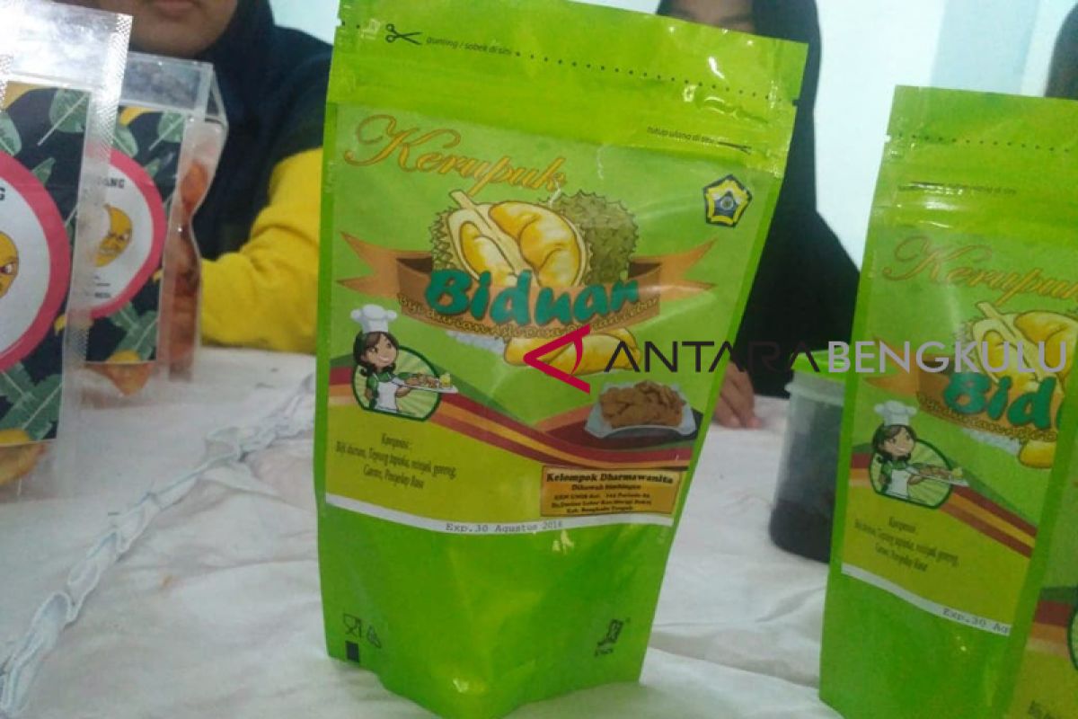 Biji durian disulap jadi kerupuk gurih