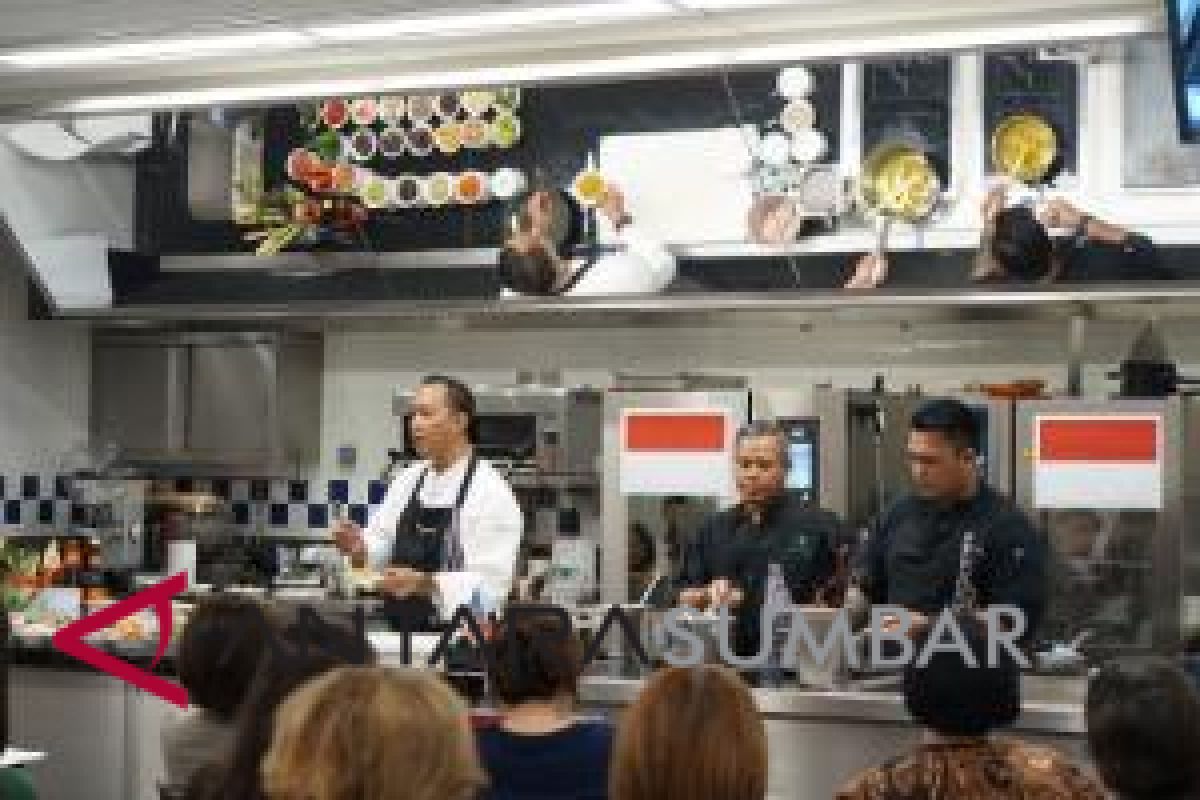 Koki Indonesia ajarkan cara masak soto di sekolah kuliner Le Cordon Bleu Paris