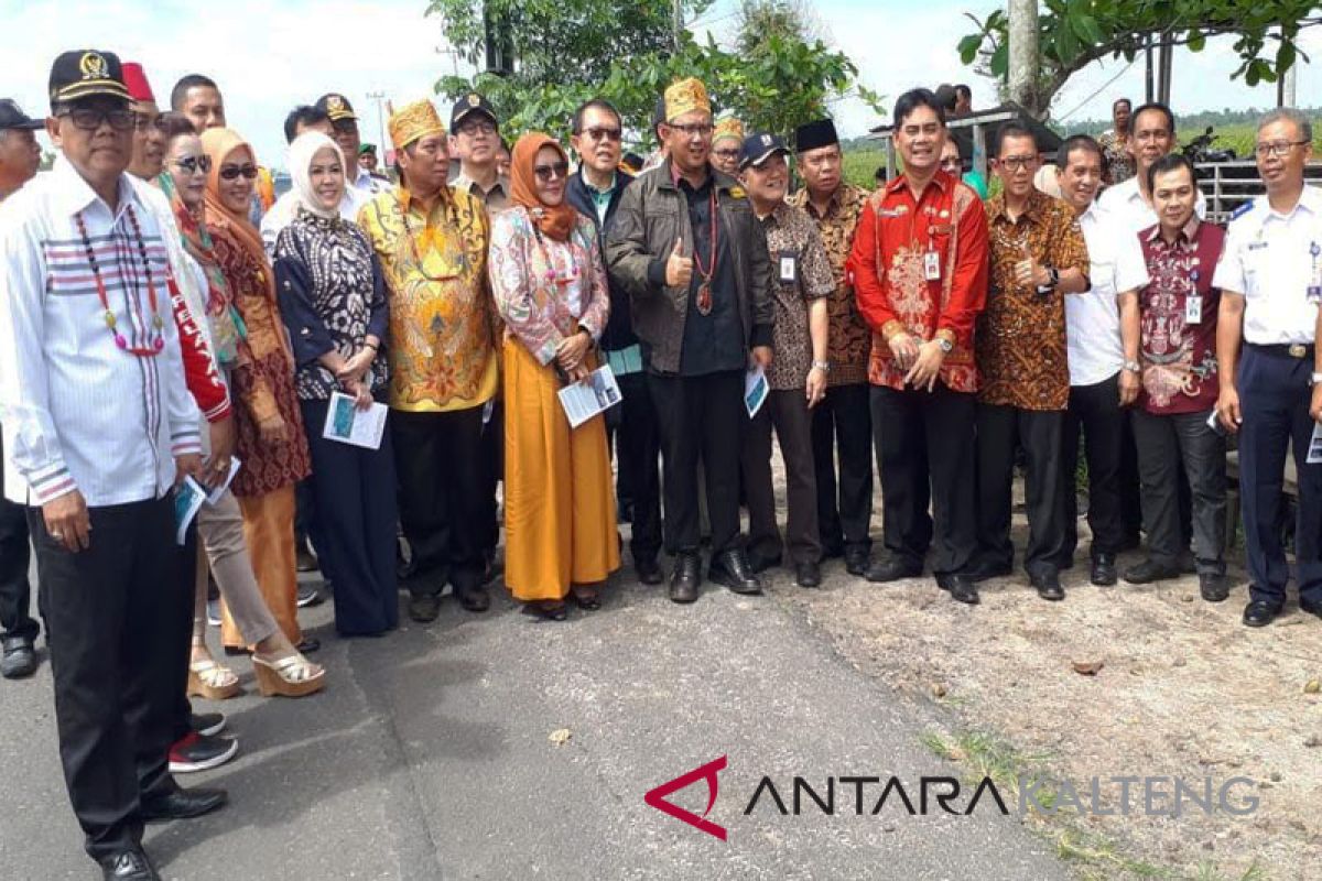 Perbaikan jalan Bukit Rawi diupayakan tuntas 2019