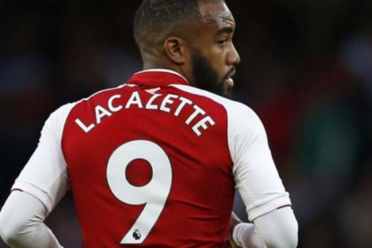 Kekalahan Arsenal diwarnai dengan diusirnya Alexandre Lacazzette