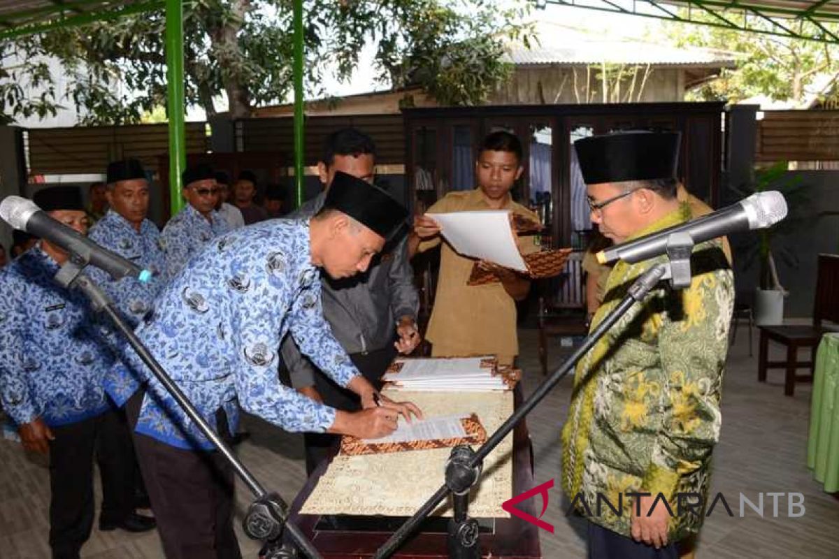 Bupati minta Kades perhatikan warga di pengungsian